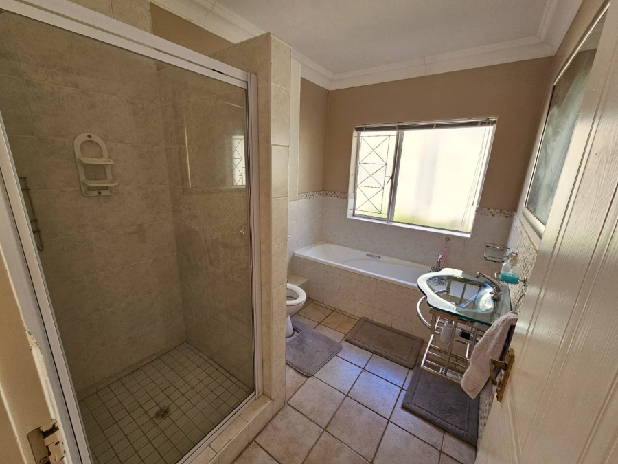 To Let 4 Bedroom Property for Rent in Lovemore Heights Estate Eastern Cape